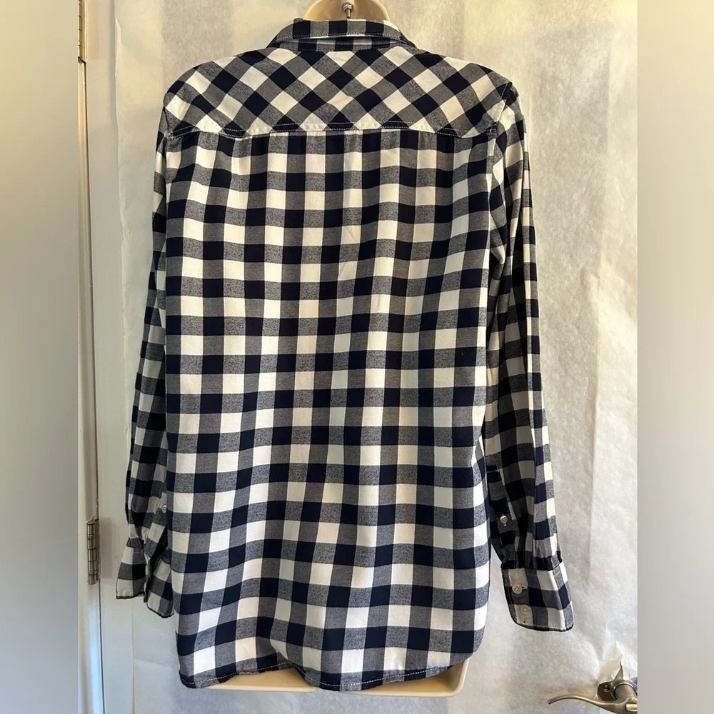 J.‎ Crew women’s Navy & White Checkered button down Shirt with pockets Sz-M AA18